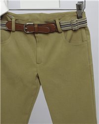 2717-1 Μπεζ καμπαρντίνα παντελόνι, εκρού βαμβακερό πουκάμισο και μπεζ καμπαρντίνα γιλέκο.