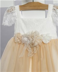 2738-5 Σωμόν φόρεμα από τούλι και δαντέλα στολισμένο με τούλινα λουλούδια.
