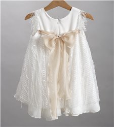2802-2 Εκρού φόρεμα από κεντητό τούλι στολισμένο με τούλινο λουλούδι και μαραμπού.