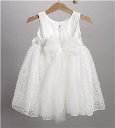 2824-2 Εκρού φόρεμα από ανάγλυφο τούλι στολισμένο με τούλινο λουλούδι.